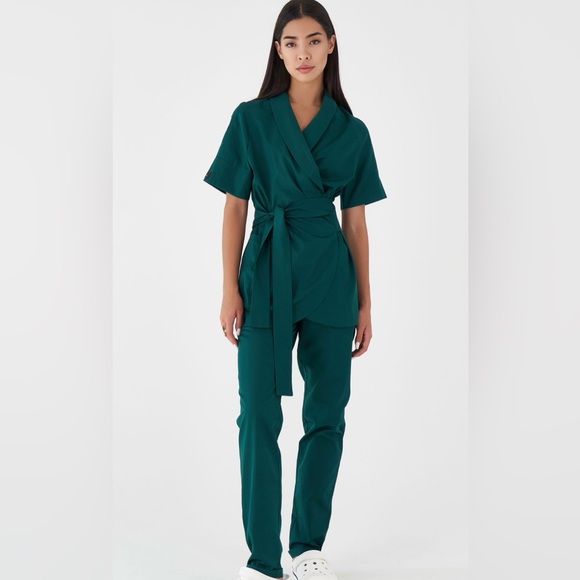 Brand New Medical Scrub - Picture 1 of 2